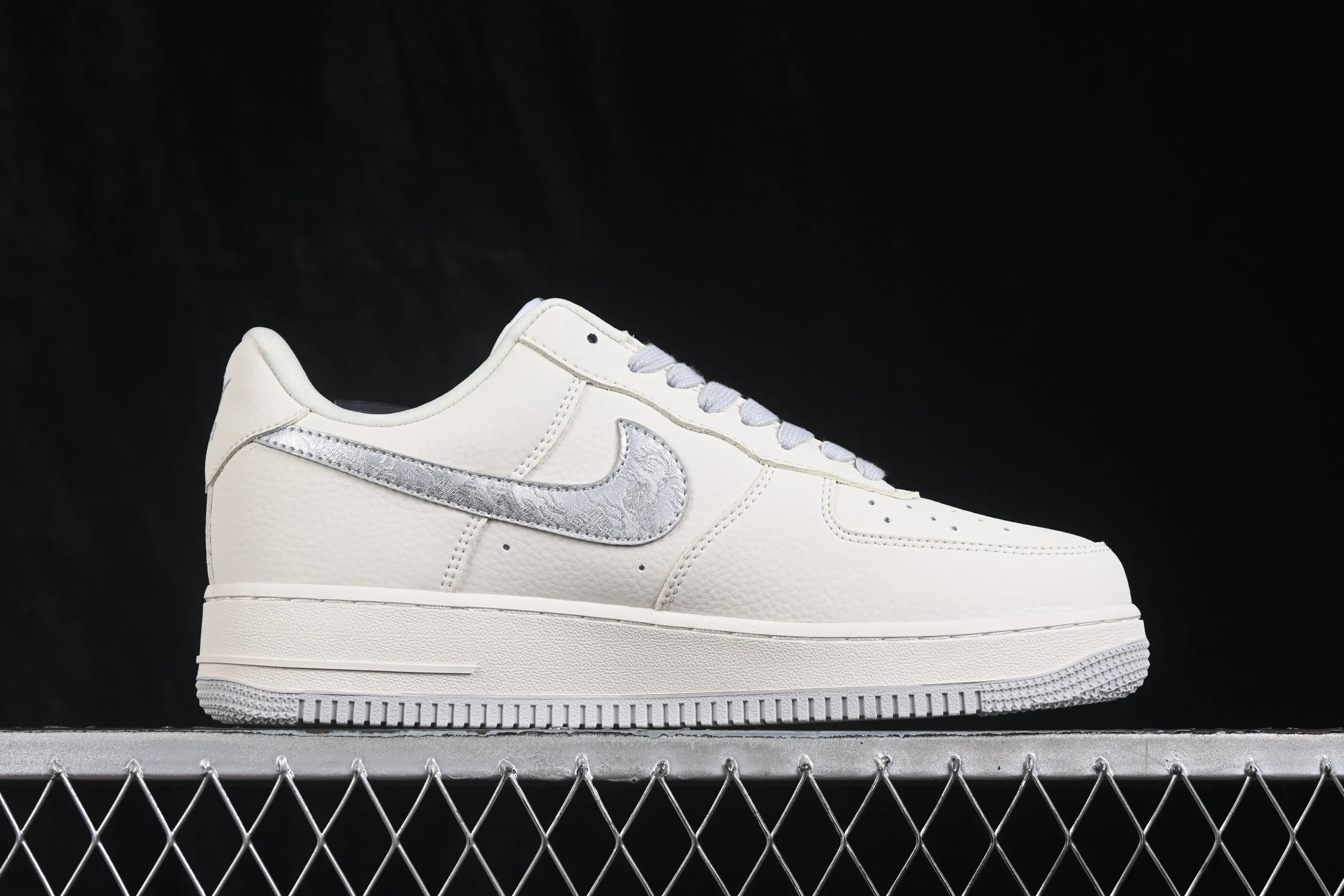 All categories Nk Air Force 1 Air Force series Nk Air Force 1 Low Air Force low-top Nike Air Force 1'07 Low joint model Air Force 1 low-top casual sneakers DW8806-013